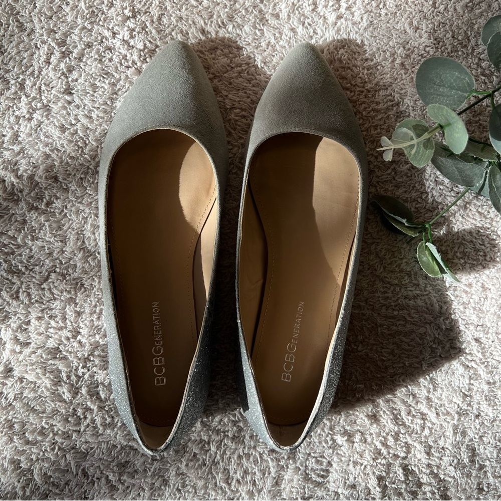 BCBG- generation, pointed toe flat, size 6